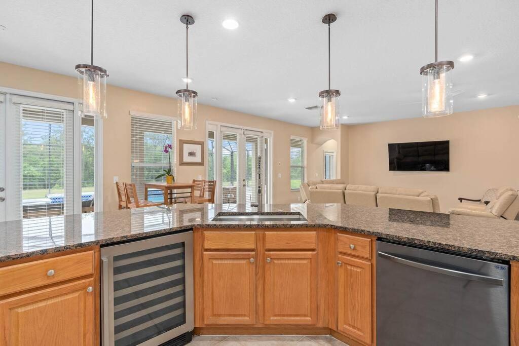 Lakeview W/8 Bedroom 5 Kingsuite 3 Miles To Disney Kissimmee Εξωτερικό φωτογραφία
