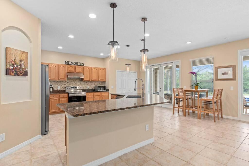 Lakeview W/8 Bedroom 5 Kingsuite 3 Miles To Disney Kissimmee Εξωτερικό φωτογραφία